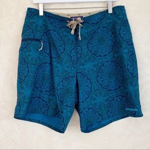 Patagonia board shorts size 33